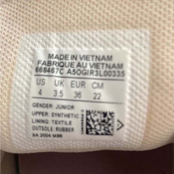 Converse big kids glitter pink shoes. Fits like a ladies 6. Excellent condition - Picture 6 of 6